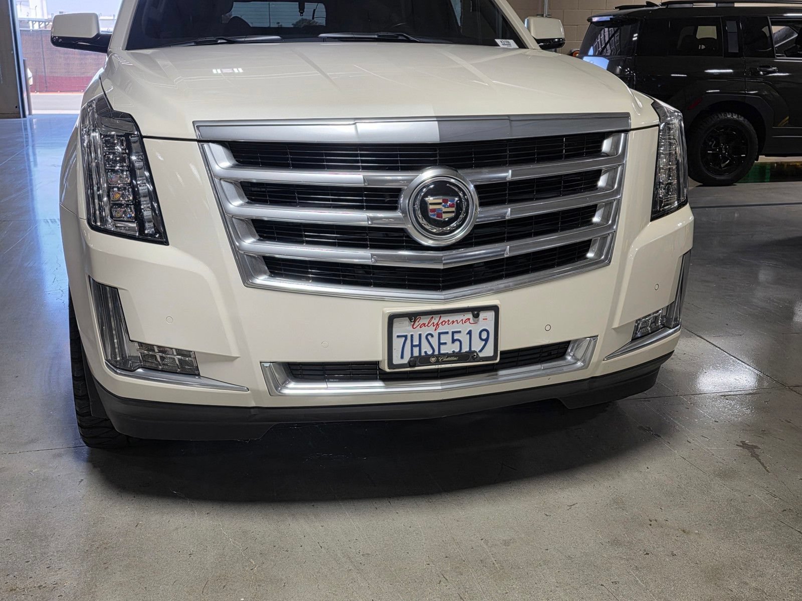 Used 2015 Cadillac Escalade Premium AWD/4WD image 9