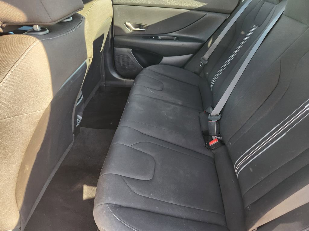Used 2024 Hyundai Elantra SEL image 34