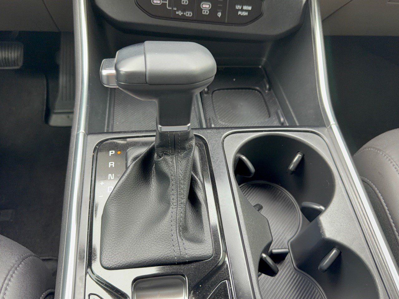 Used 2025 Kia Carnival EX FWD image 21