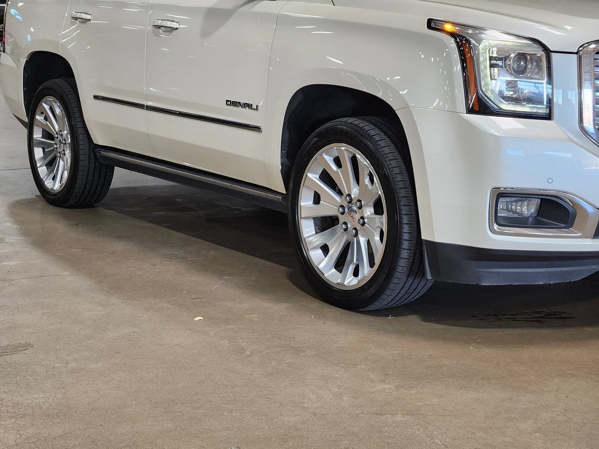 Used 2015 GMC Yukon Denali w/ Premium Package AWD/4WD image 14