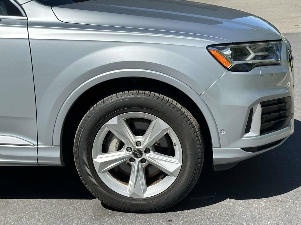 Used 2023 Audi Q7 2.0T Premium w/ Convenience Package AWD/4WD image 9
