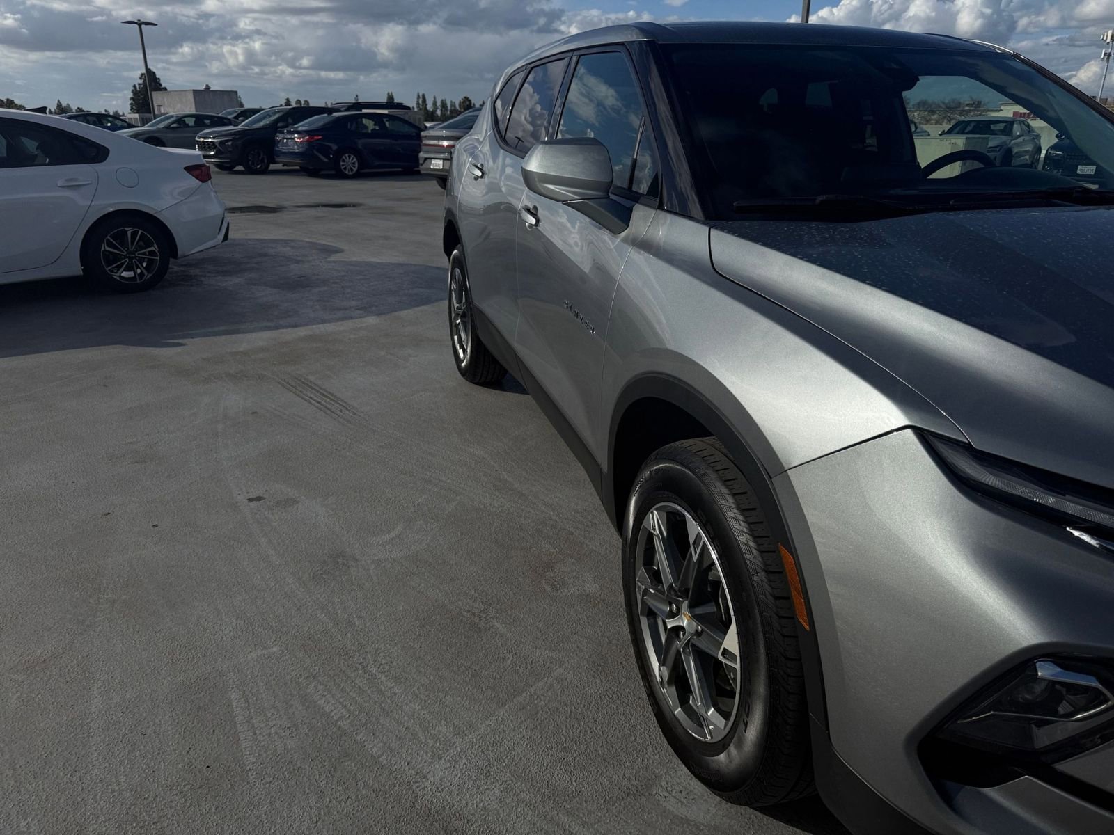 Used 2025 Chevrolet Blazer LT image 3