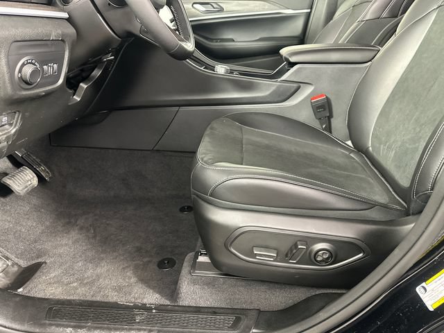 New 2026 Jeep Grand Cherokee Altitude AWD/4WD image 19