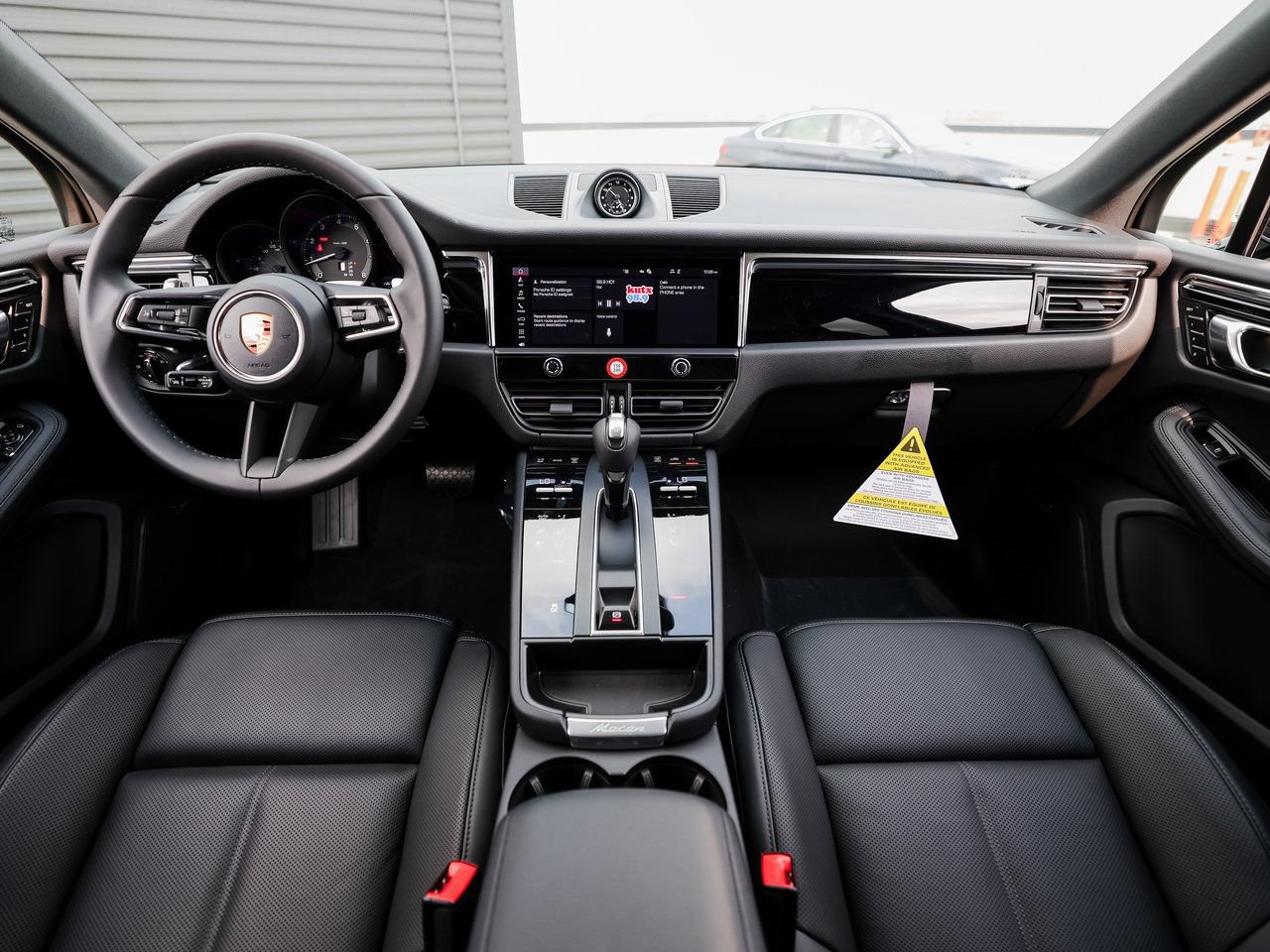 Certified 2026 Porsche Macan AWD/4WD image 24
