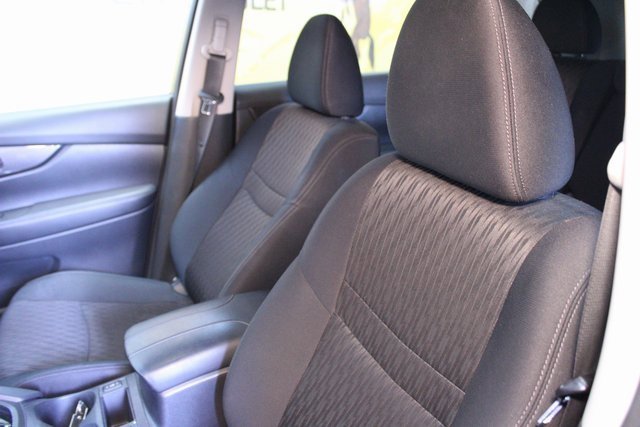 Used 2020 Nissan Rogue SV image 18