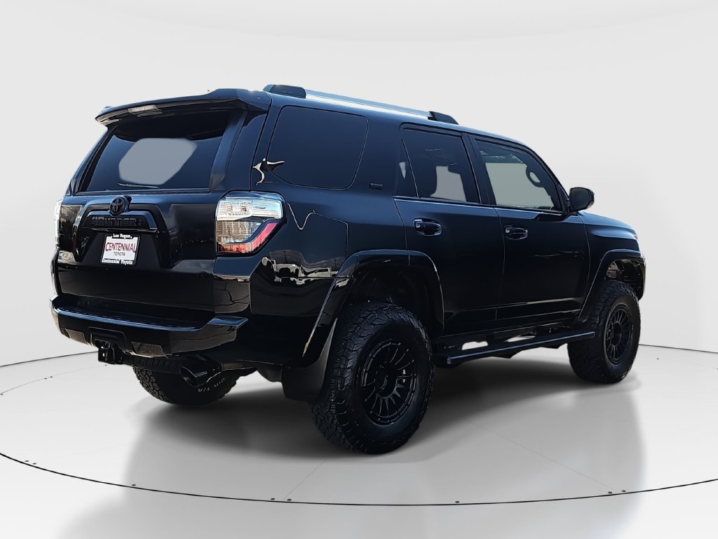 Used 2022 Toyota 4Runner SR5 AWD/4WD image 5