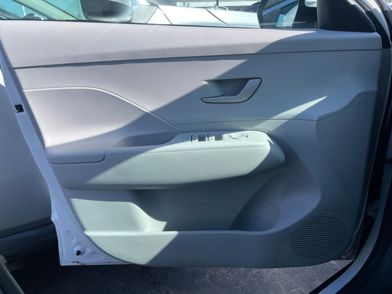 Used 2025 Hyundai Kona SEL FWD image 18