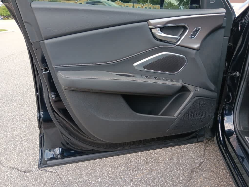 Certified 2025 Acura RDX SH-AWD image 30