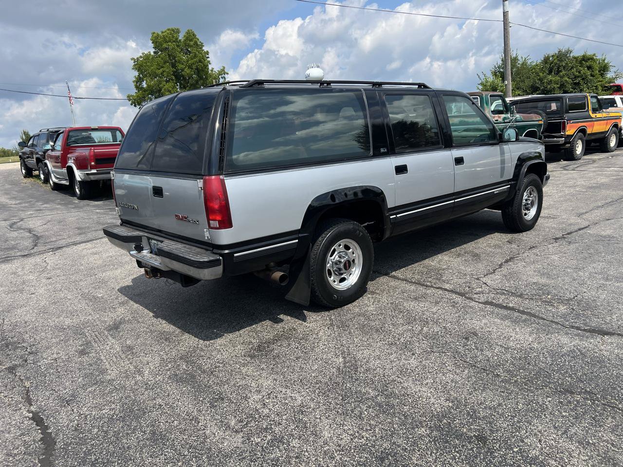 Used 1993 GMC Suburban 2500 AWD/4WD image 4