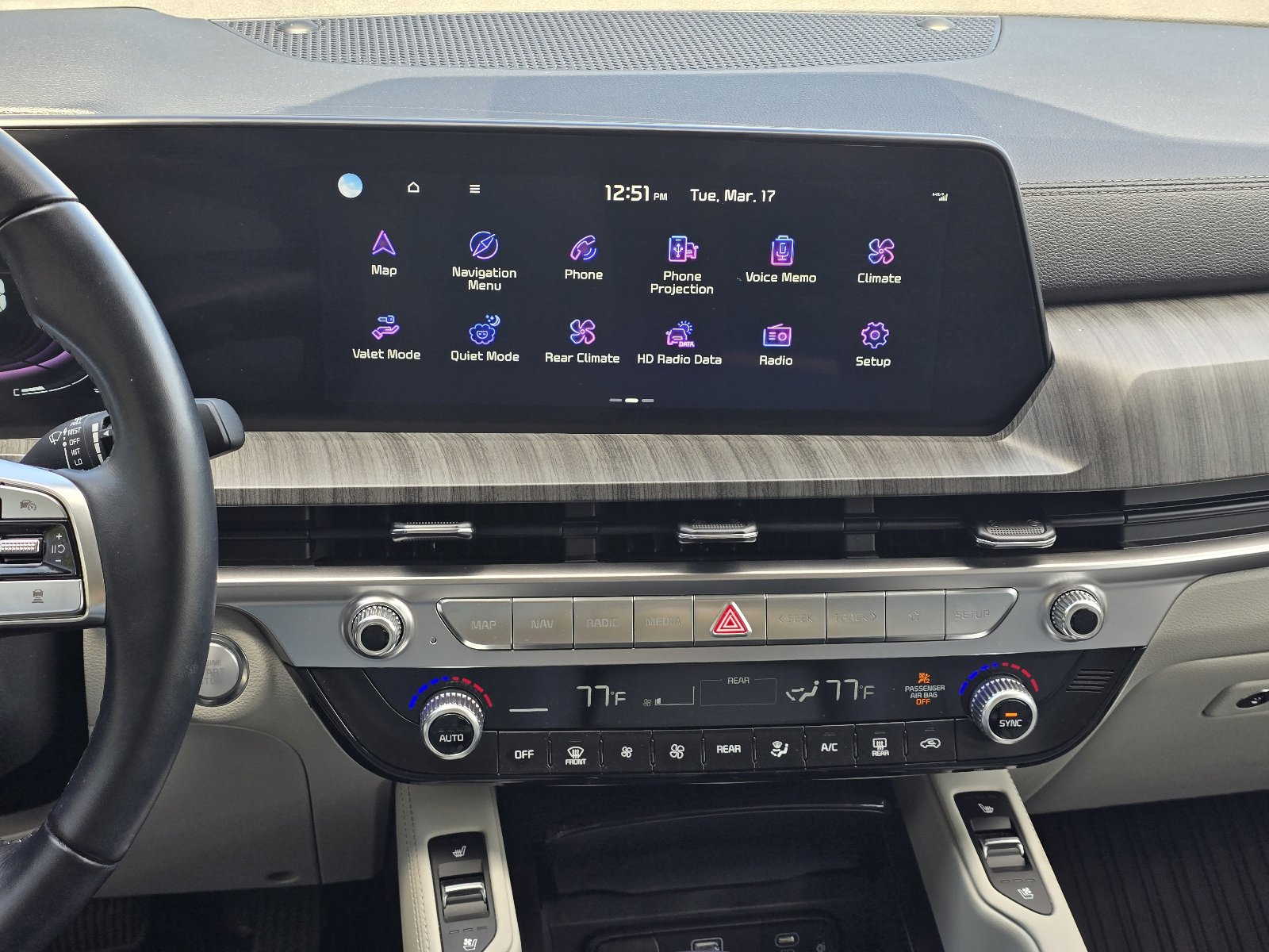 Used 2024 Kia Telluride EX w/ EX Captain's Chair Package image 16