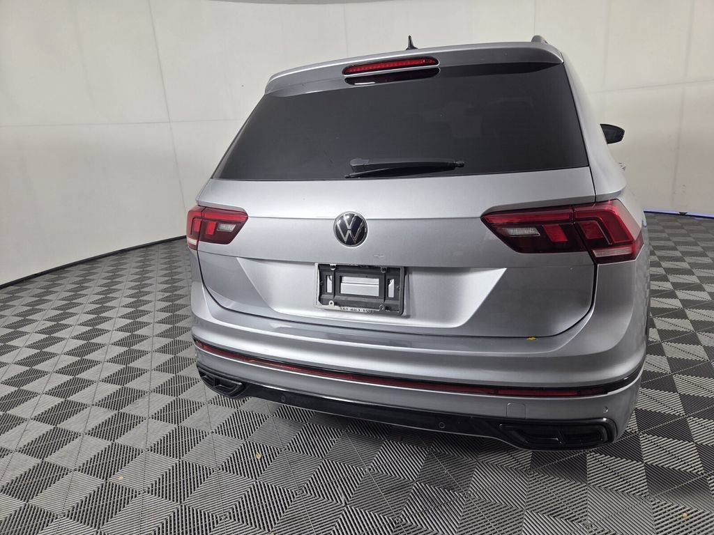 Used 2024 Volkswagen Tiguan SE R-Line AWD/4WD image 6