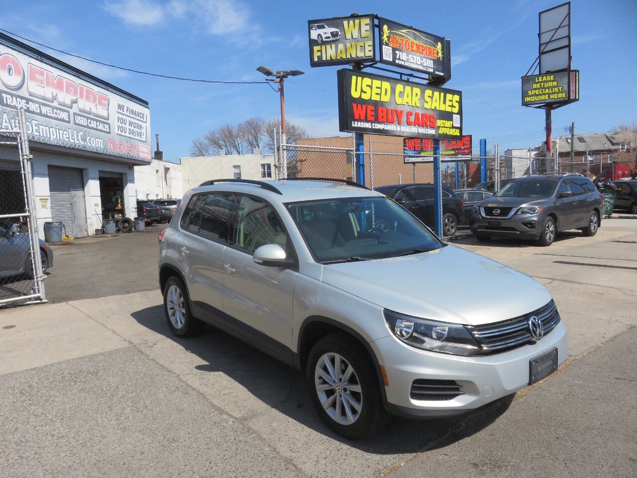 Used 2015 Volkswagen Tiguan S AWD/4WD image 3