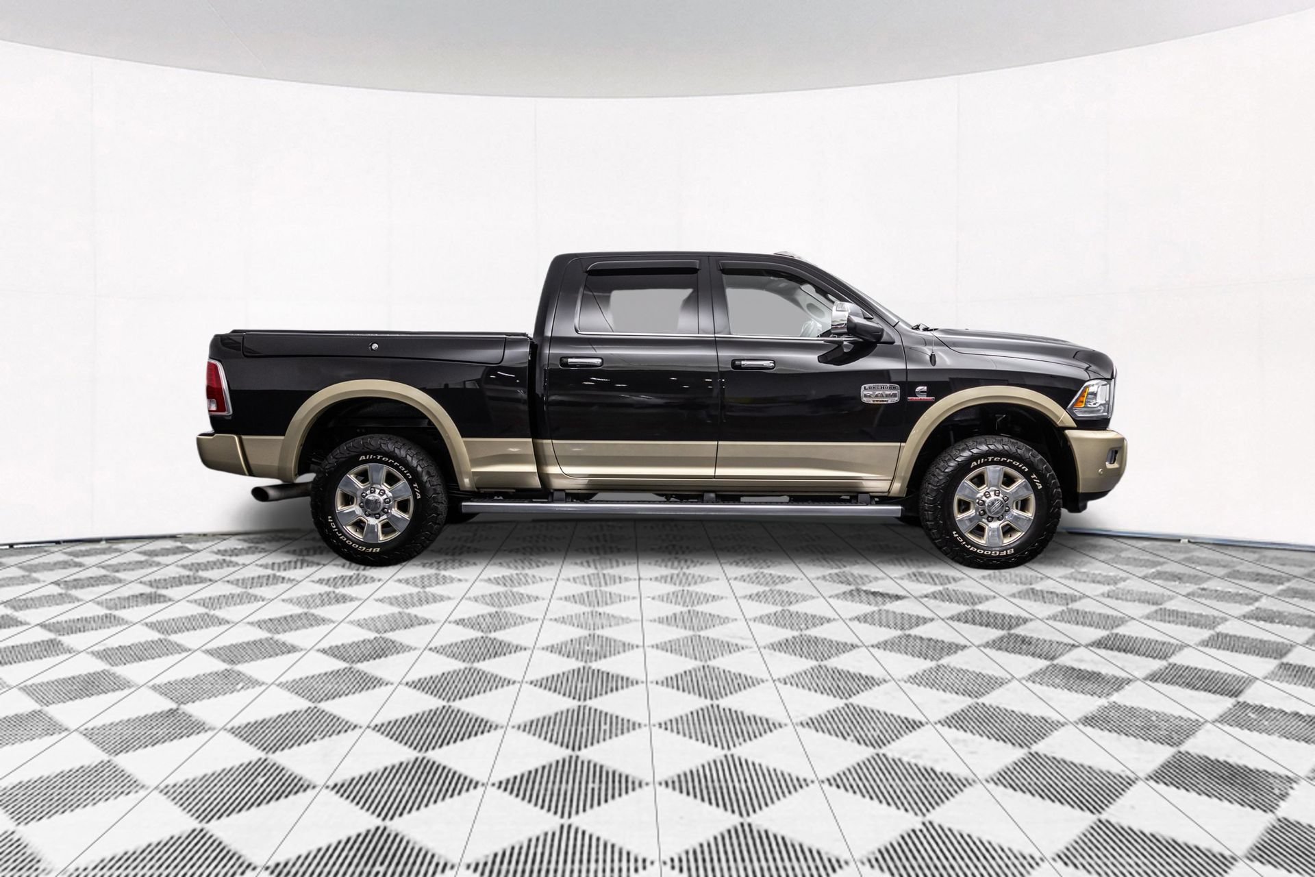 Used 2017 RAM 3500 Laramie Longhorn w/ Snow Chief Group AWD/4WD image 13