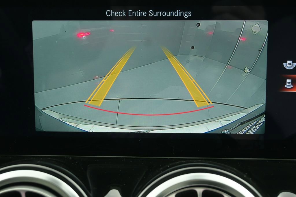 Used 2021 Mercedes-Benz GLB 250 4MATIC image 32