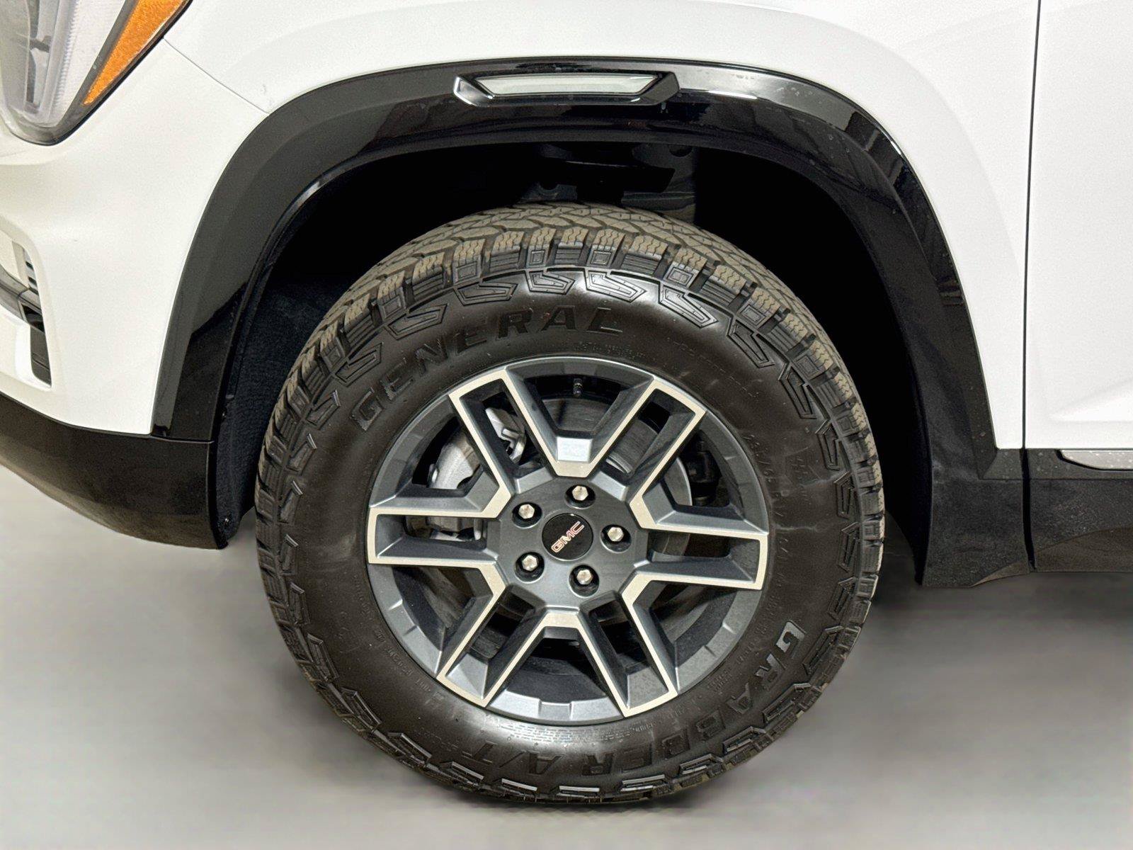 New 2027 GMC Terrain AT4 w/ Technology Package II AWD/4WD image 19