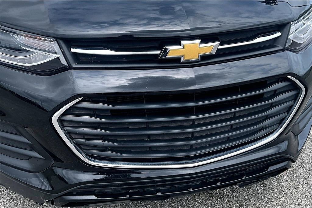 Used 2020 Chevrolet Trax LT w/ LT Convenience Package FWD image 39