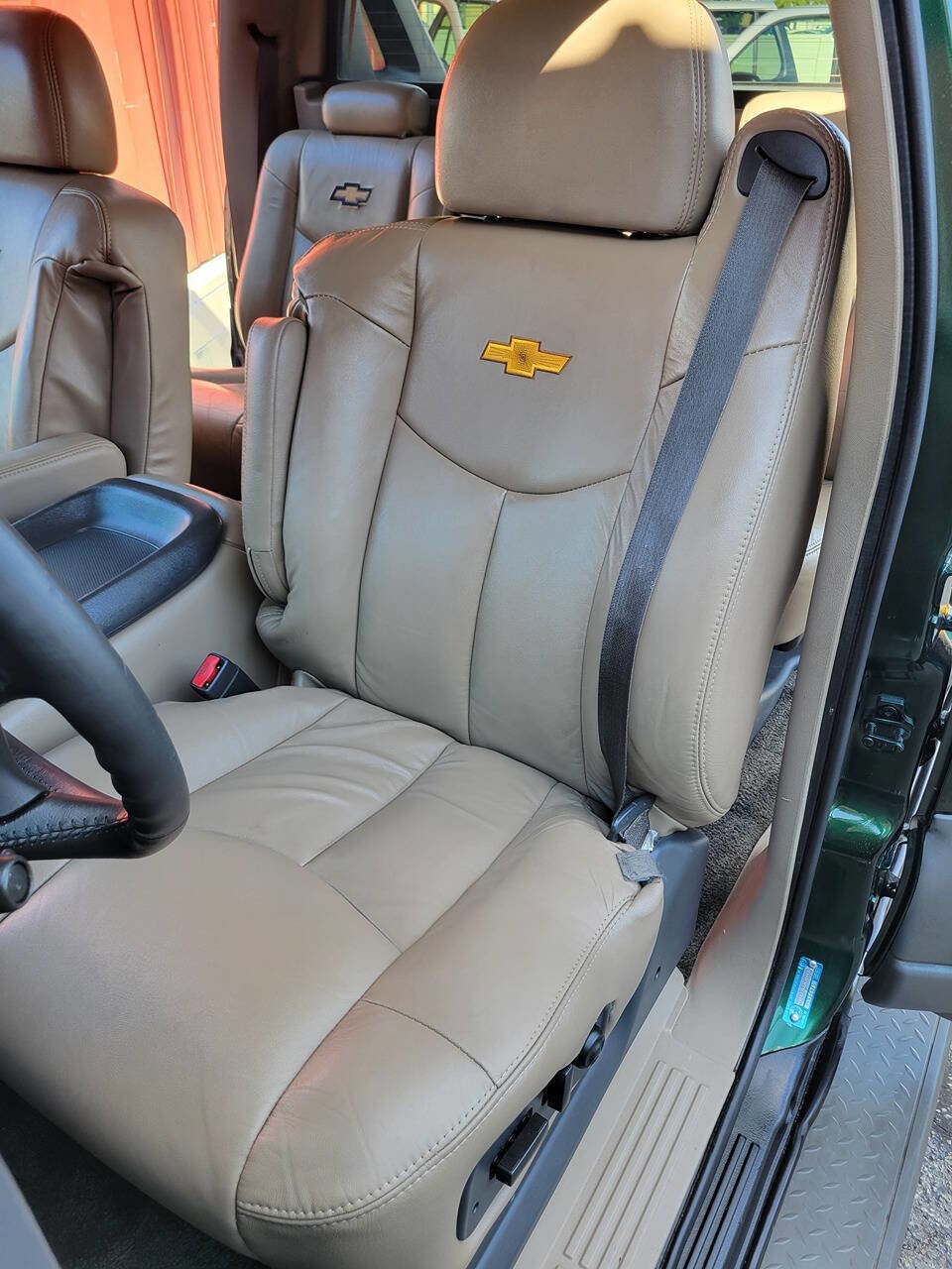 Used 2002 Chevrolet Avalanche 2WD image 16