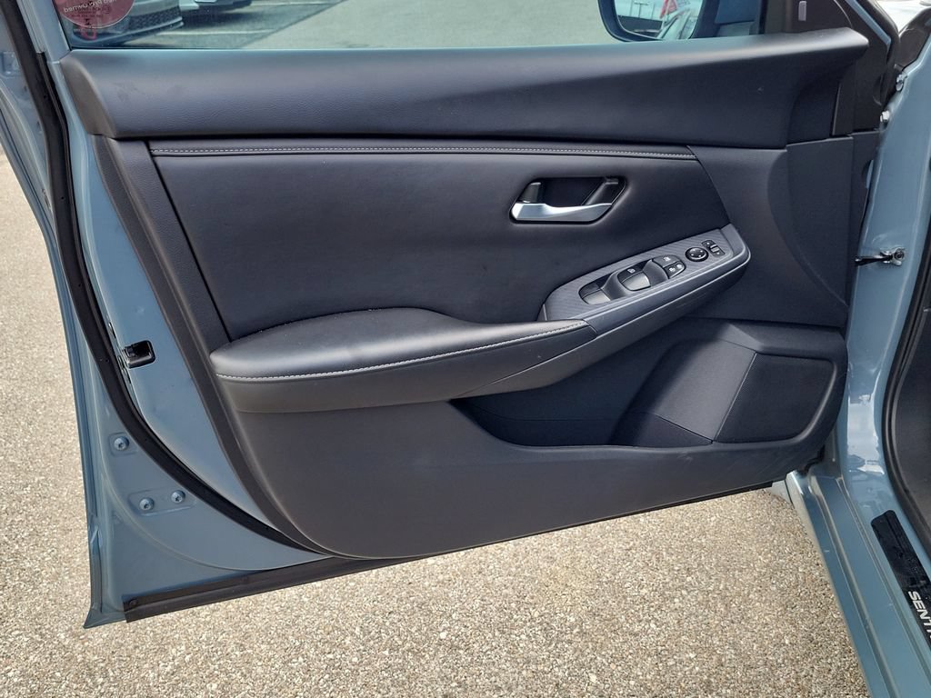 Used 2024 Nissan Sentra SV FWD image 16