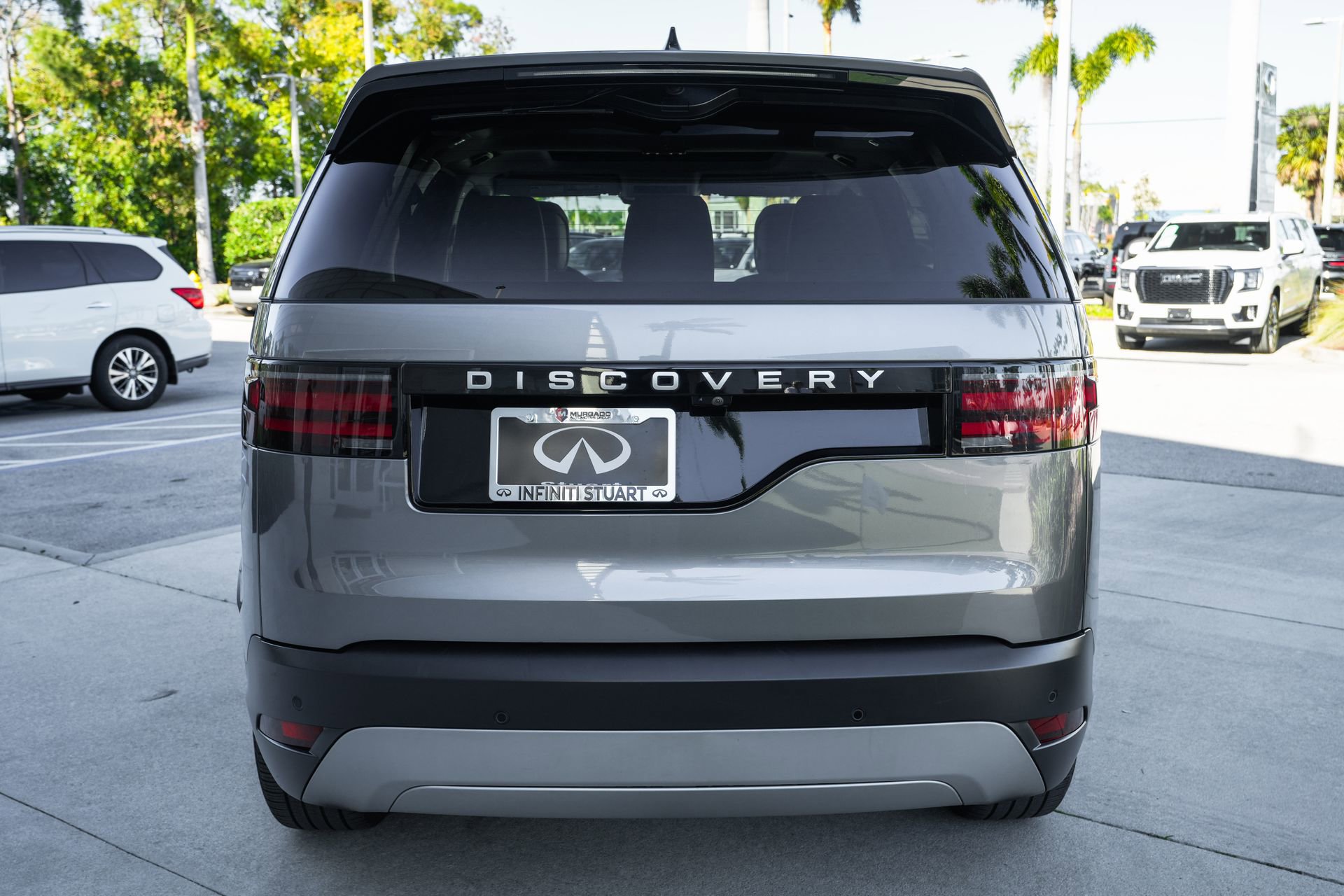 Used 2025 Land Rover Discovery S image 24