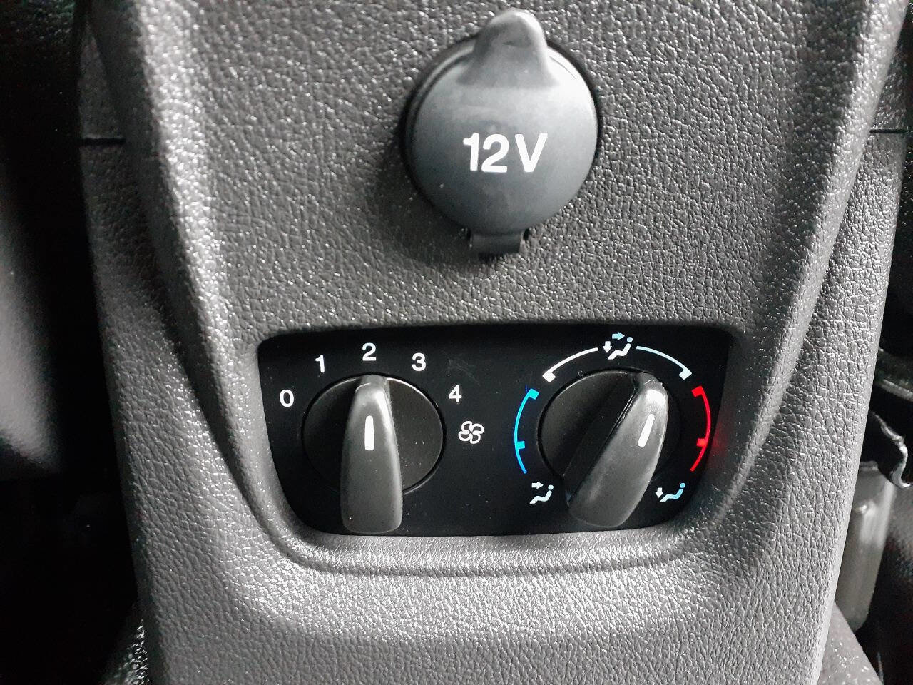 Used 2016 Ford Transit Connect XL image 19