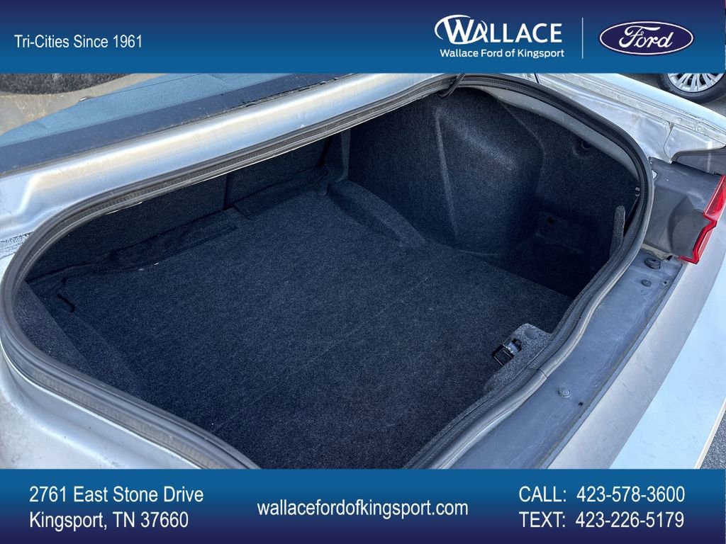 Used 2010 Dodge Challenger SE RWD image 33