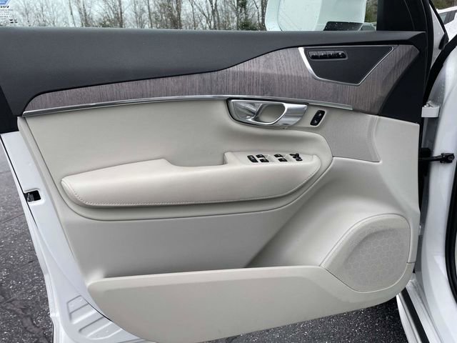 Used 2023 Volvo XC90 B6 Core w/ Climate Package image 18