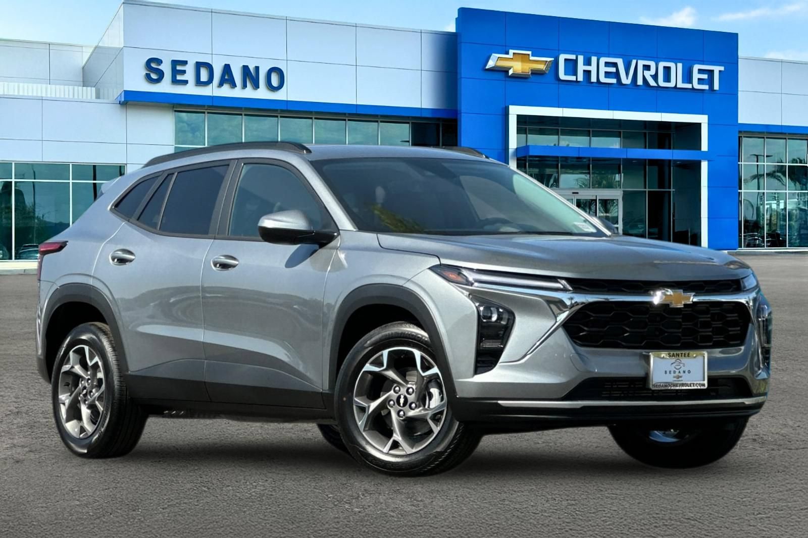 New 2026 Chevrolet Trax LT w/ Driver Confidence Package FWD image 2