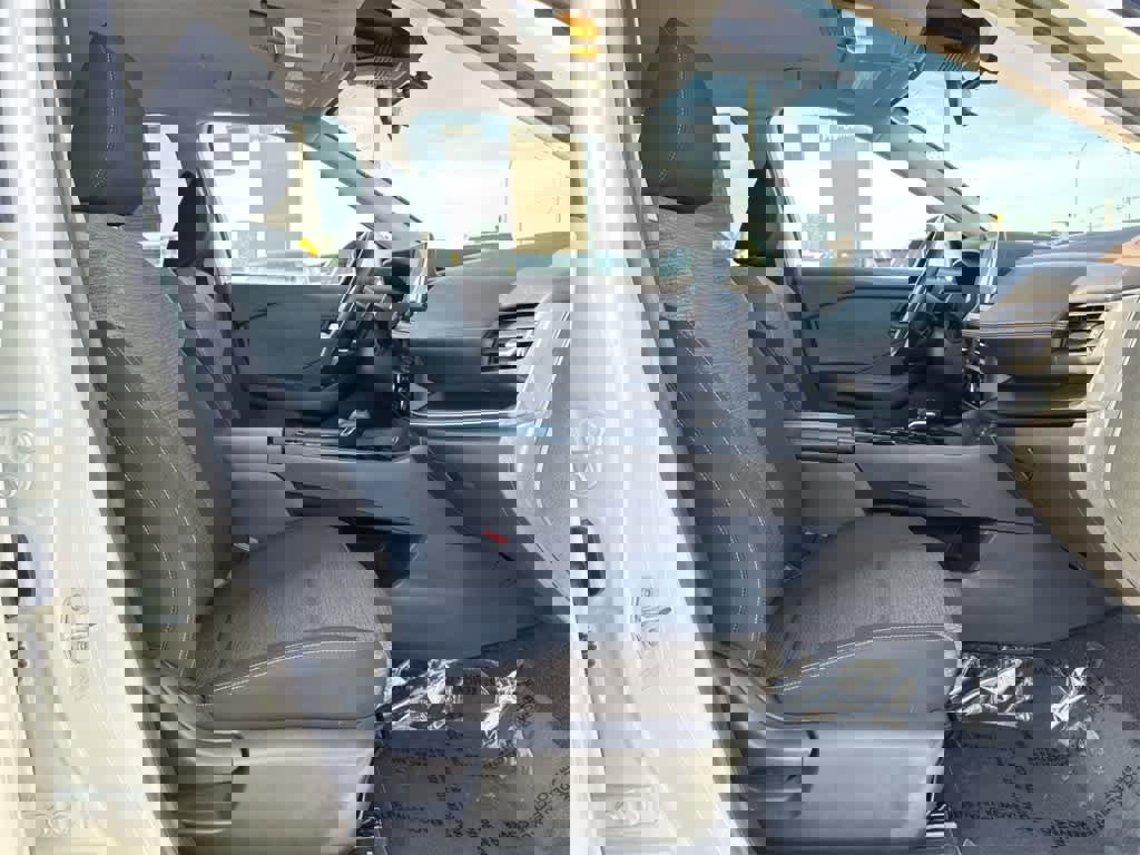 Used 2023 Nissan Rogue SV image 34