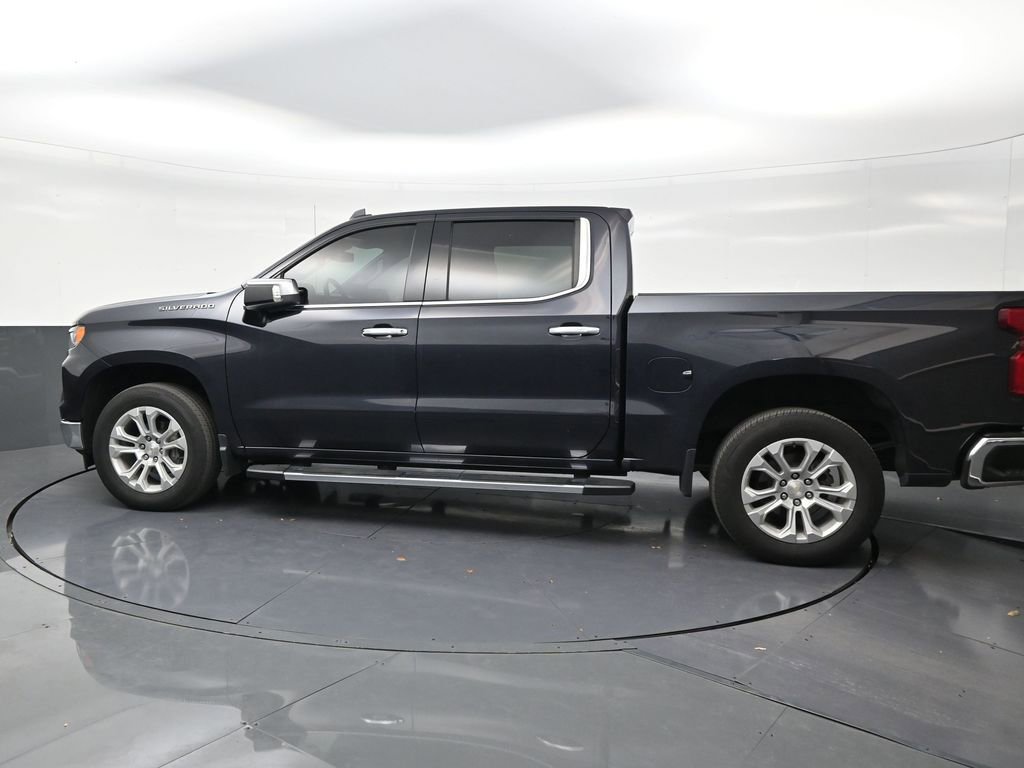 Used 2023 Chevrolet Silverado 1500 LTZ RWD image 2
