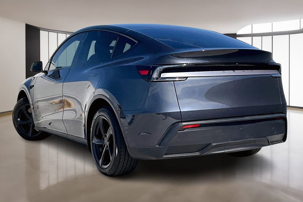 Used 2026 Tesla Model Y 2WD image 4