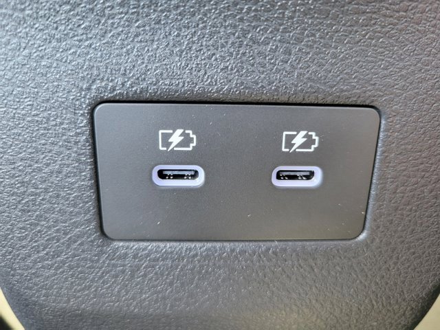 New 2025 Nissan Kicks SR image 25