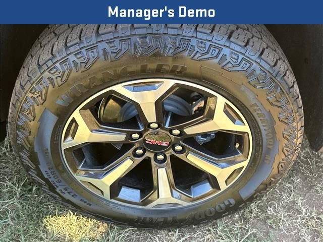 New 2026 GMC Yukon AT4 Ultimate w/ LPO, Floor Liner Package AWD/4WD image 17