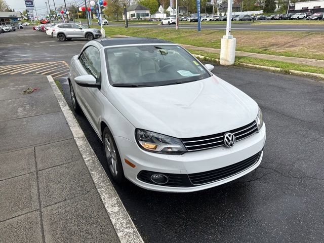 Used 2012 Volkswagen Eos Lux FWD image 2