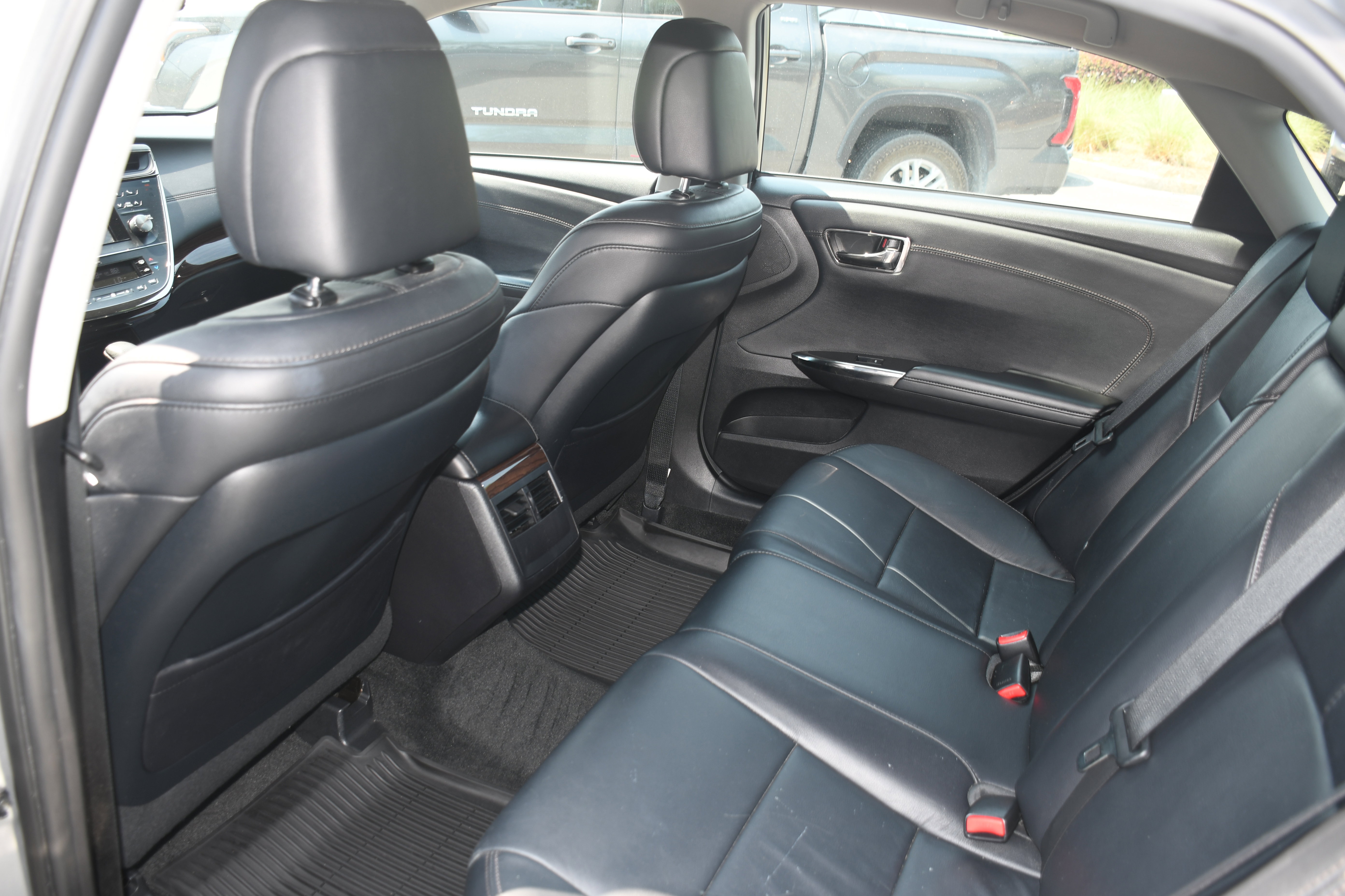 Used 2015 Toyota Avalon XLE FWD image 15