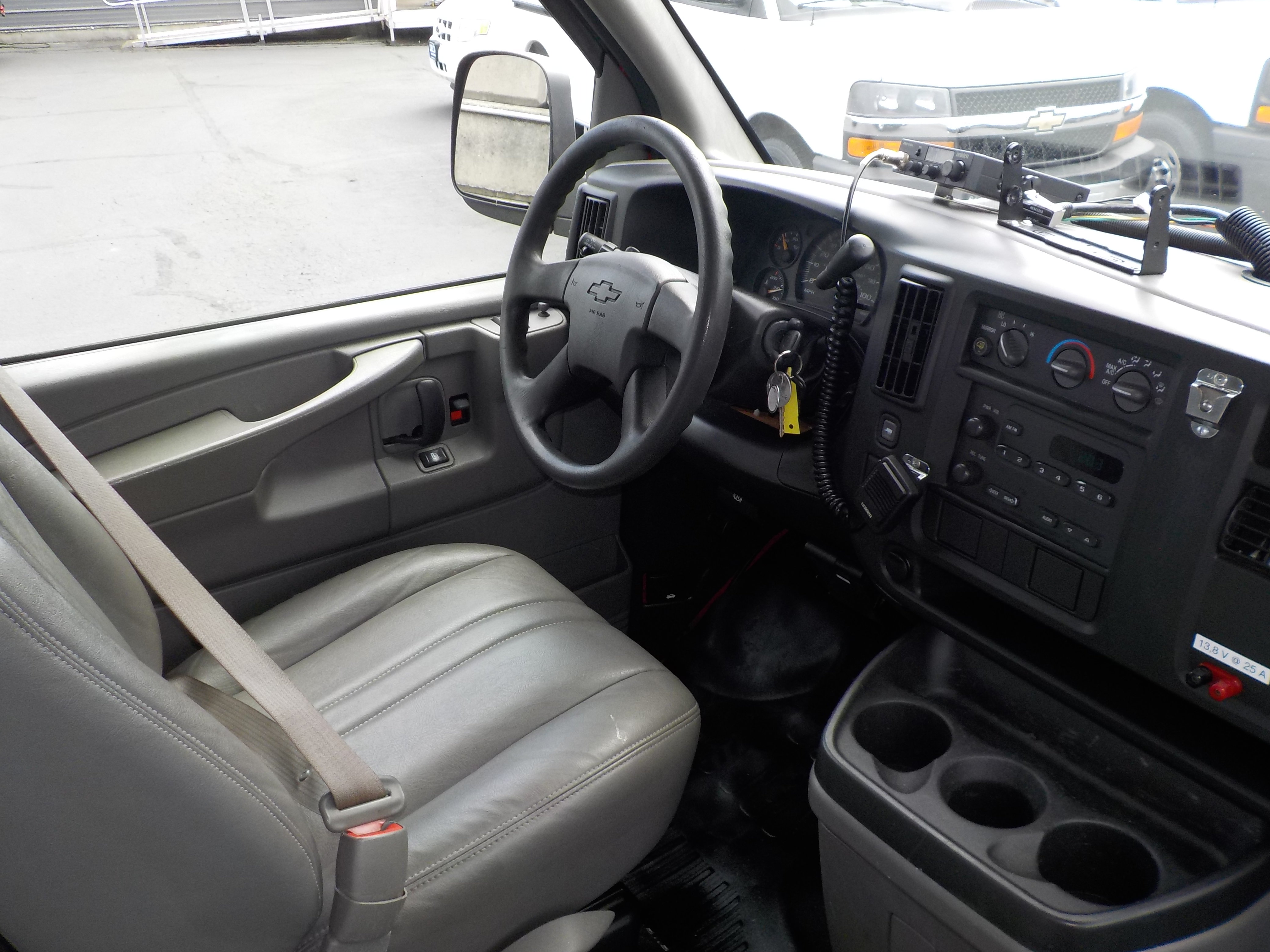 Used 2005 Chevrolet Express 3500 Extended RWD image 24