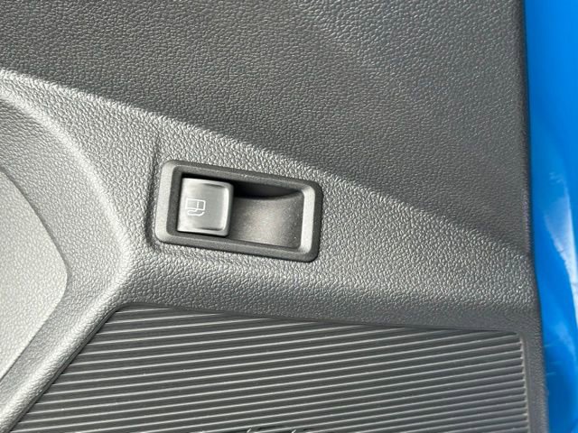 Certified 2024 Volkswagen Taos SE image 25