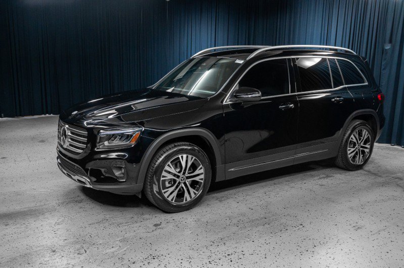New 2025 Mercedes-Benz GLB 250