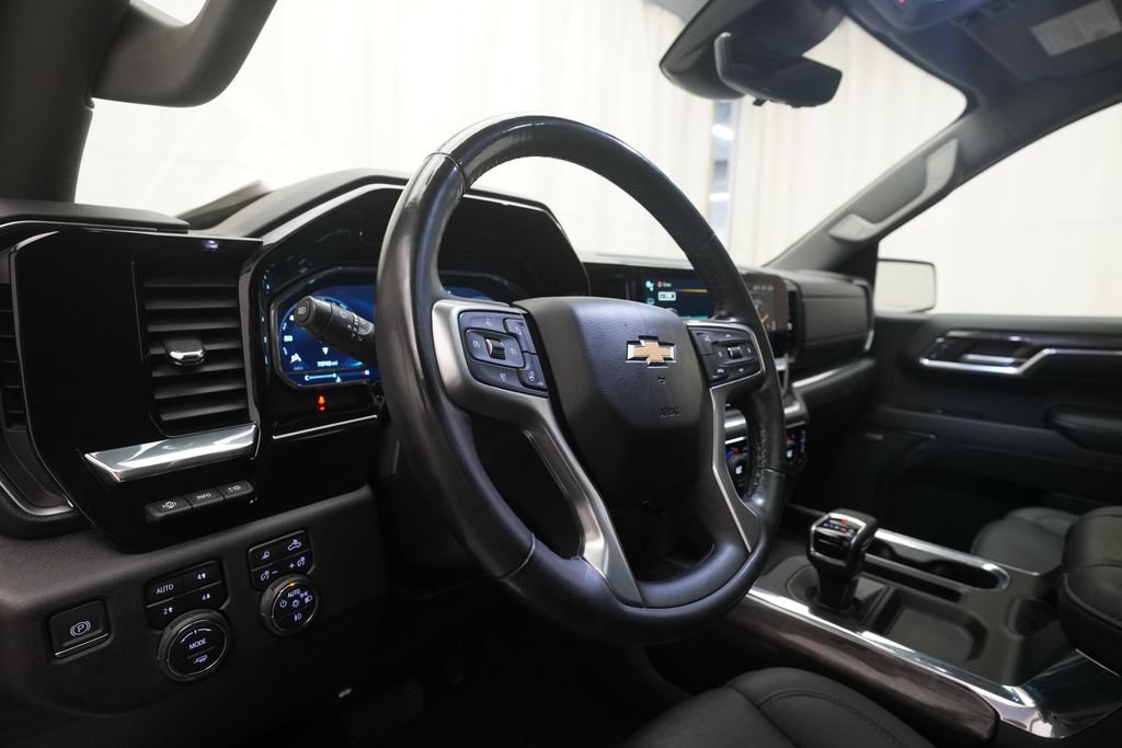 Used 2023 Chevrolet Silverado 1500 LTZ w/ LTZ Premium Package AWD/4WD image 8