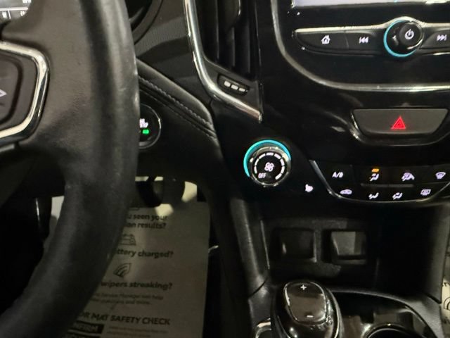 Used 2018 Chevrolet Cruze Premier FWD image 19