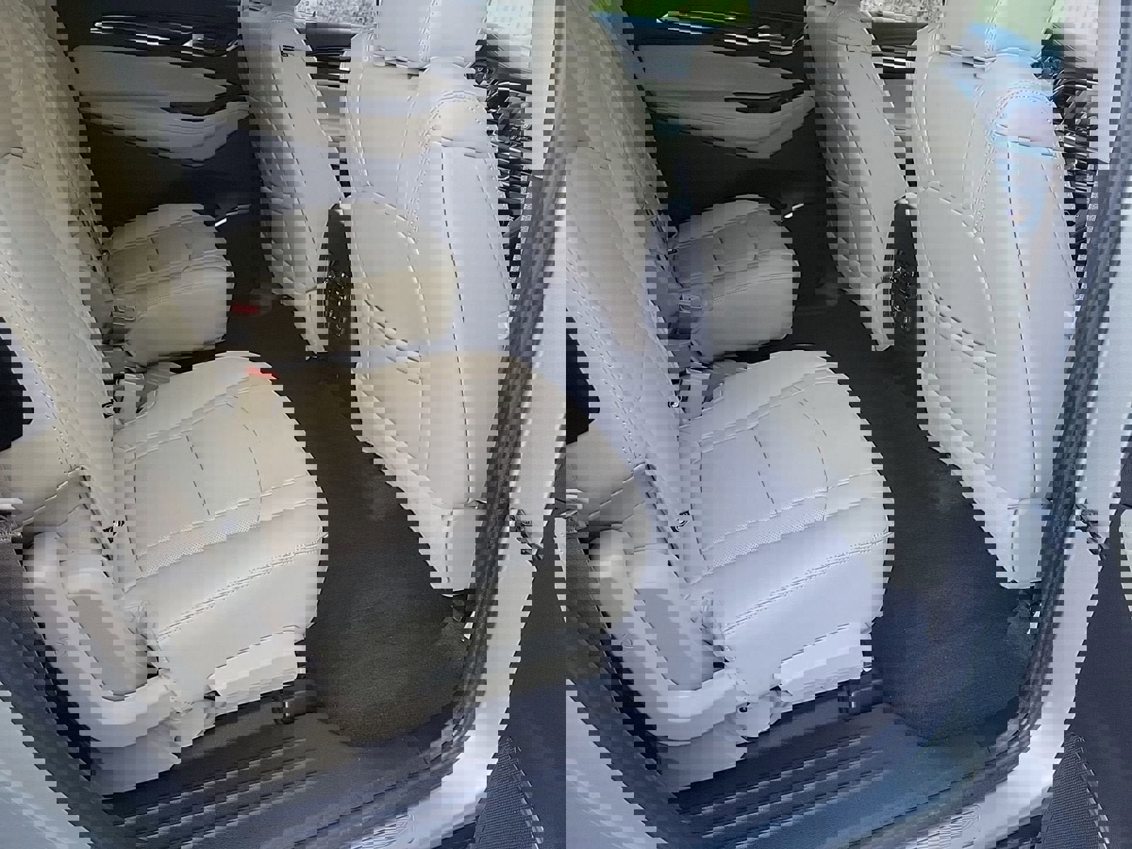 Used 2021 Buick Enclave Essence w/ Sound and Sites Package image 25