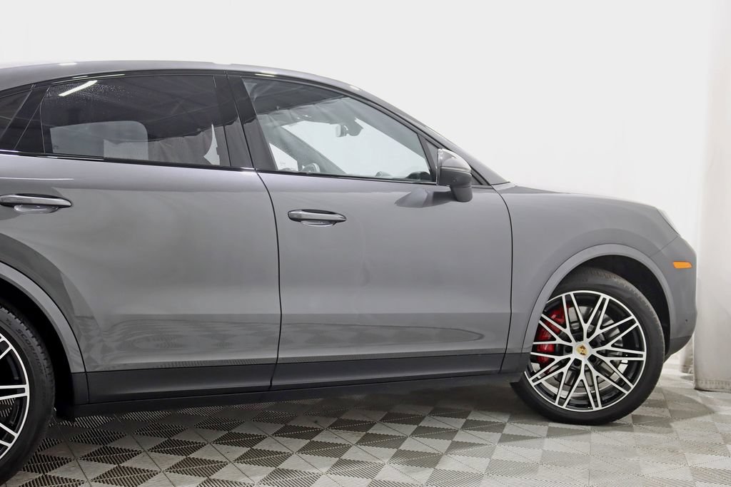 Used 2024 Porsche Cayenne S AWD/4WD image 10