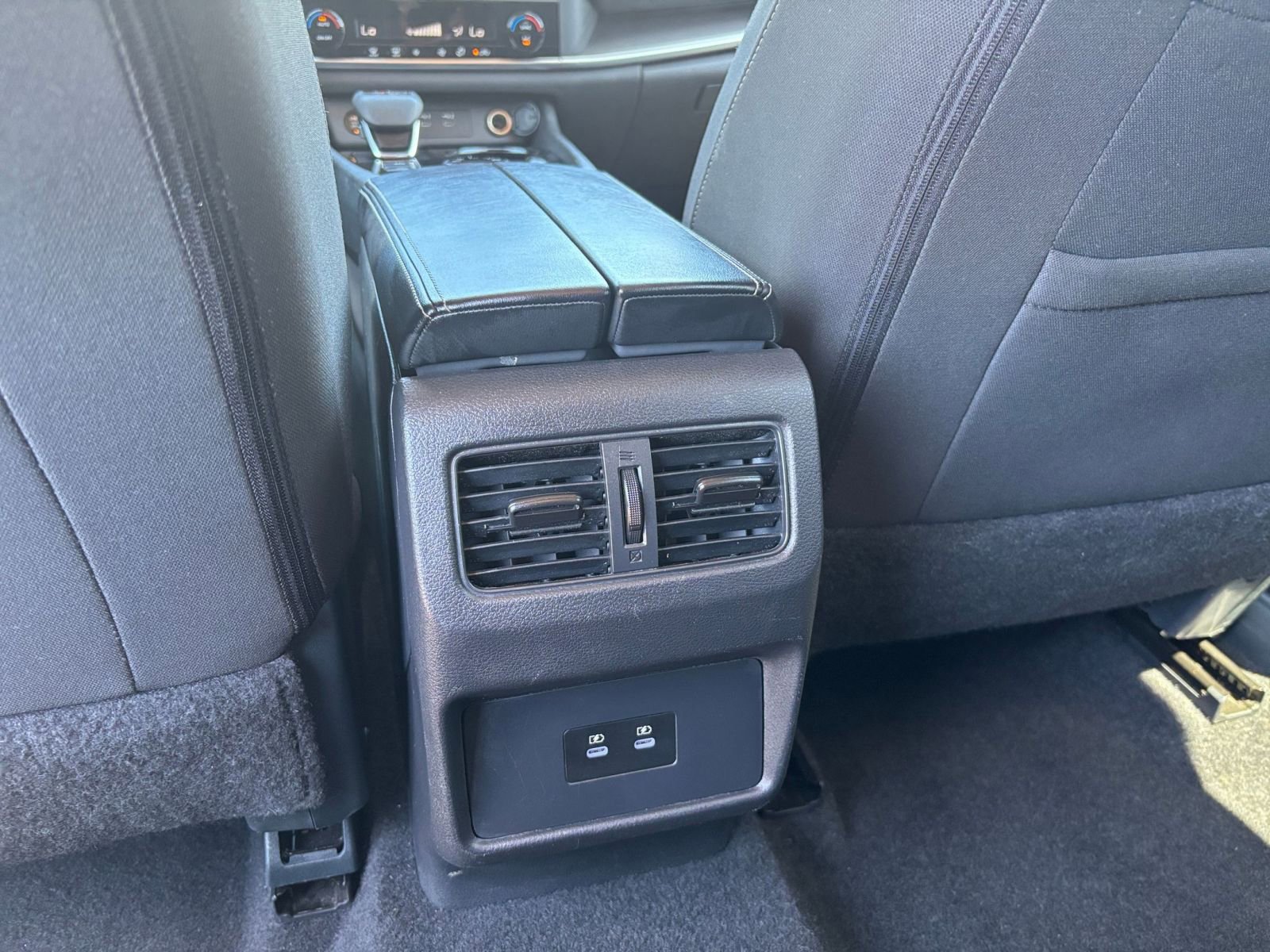 Used 2025 Nissan Rogue SV AWD/4WD image 24