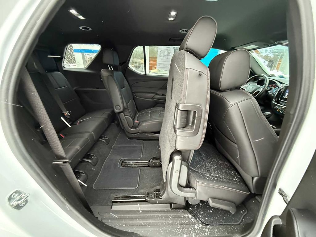 Used 2023 Chevrolet Traverse RS image 34