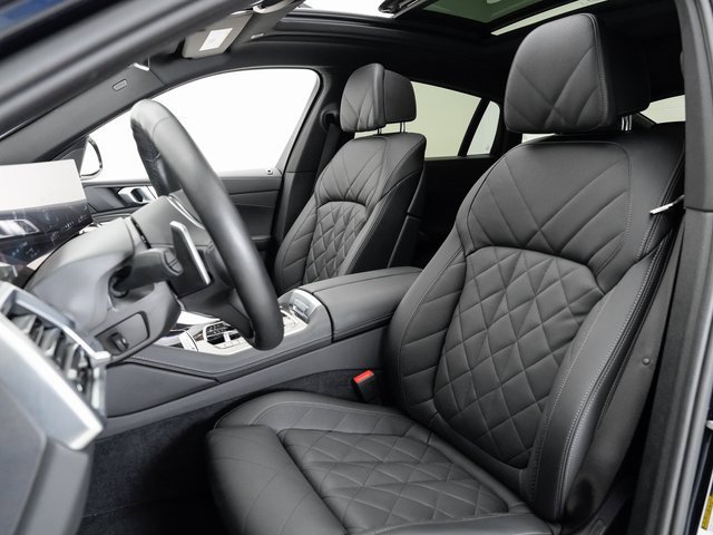 Used 2025 BMW X6 xDrive40i w/ Climate Comfort Package image 5