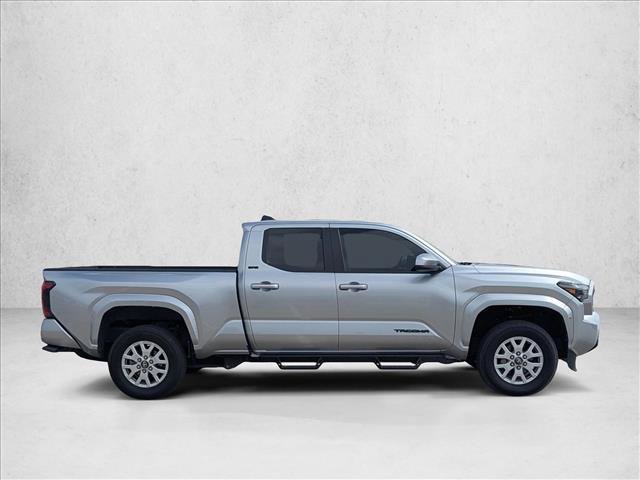 Used 2025 Toyota Tacoma SR5 image 4