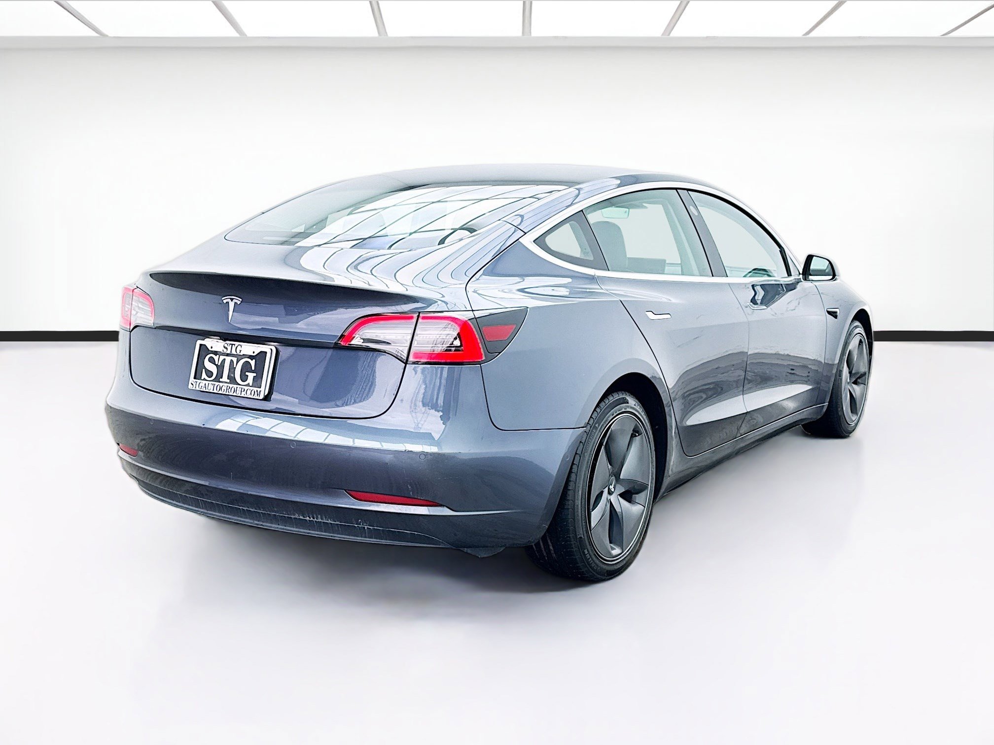 Used 2020 Tesla Model 3 Standard Range Plus image 4