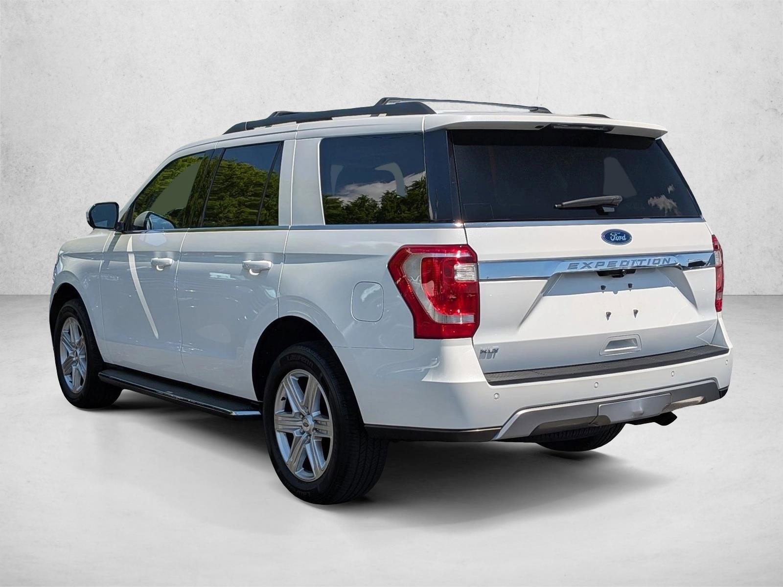 Used 2020 Ford Expedition XLT w/ Equipment Group 202A AWD/4WD image 8