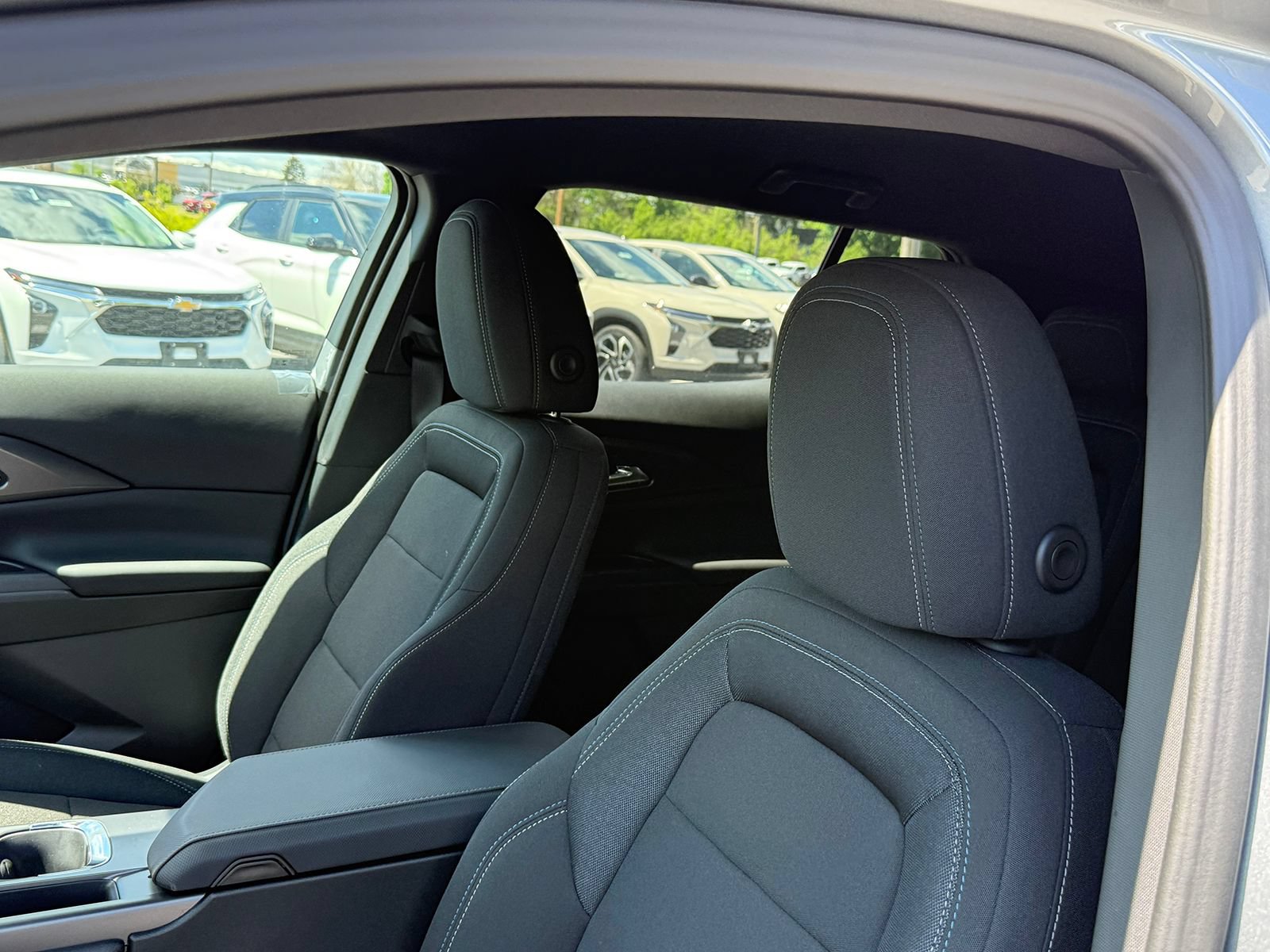 New 2026 Chevrolet Equinox EV LT FWD image 47
