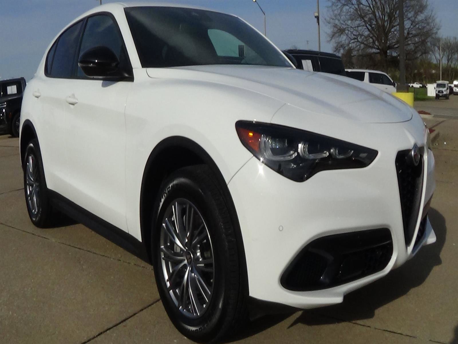 Used 2024 Alfa Romeo Stelvio Sprint AWD/4WD image 4