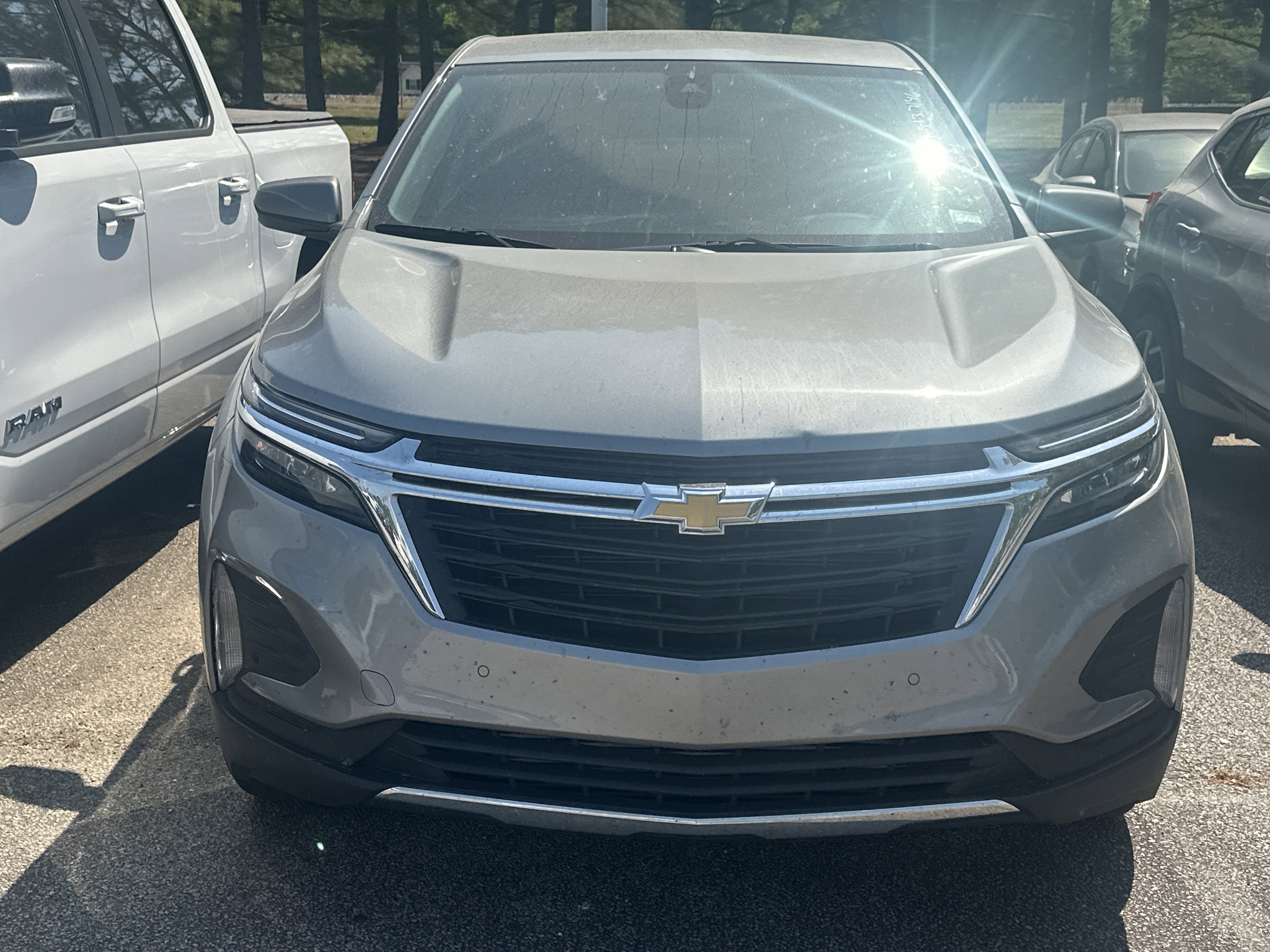 Used 2024 Chevrolet Equinox LT FWD image 2